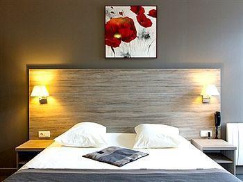 Auberge Du Cheval Blanc Chateaugiron Екстер'єр фото
